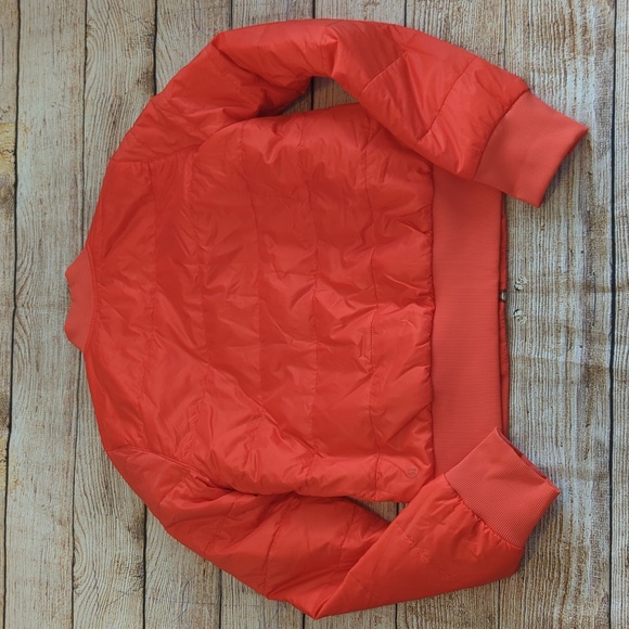 Lululemon Size 4 Reversible Non-Stop Bomber Jacket - Picture 4 of 8